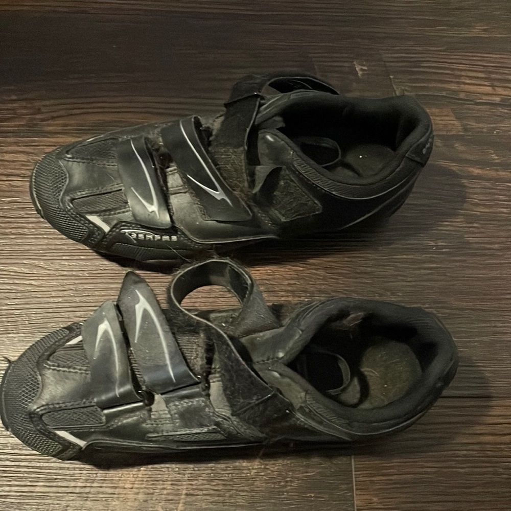 Indoor cycle shoes